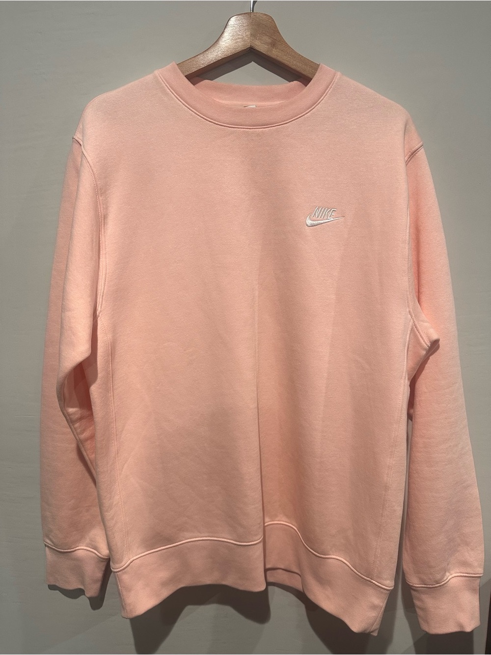 Nike Men's Light Pink Crewneck Sweatshirt